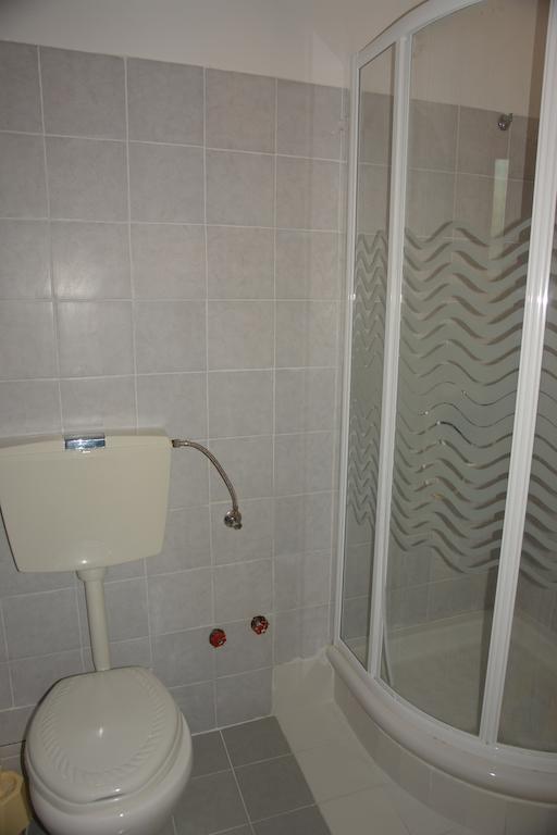 Aparthotel Prasoudopetra Ágios Matthaíos Pokoj fotografie