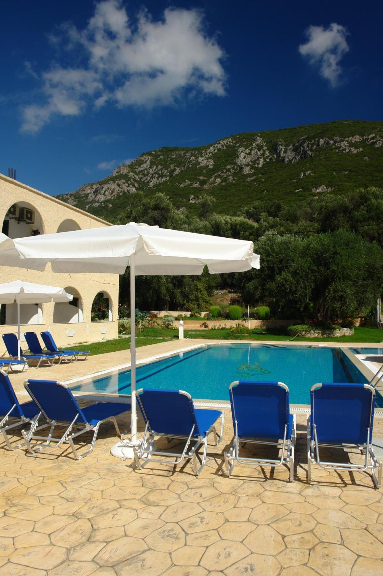 Aparthotel Prasoudopetra Ágios Matthaíos Exteriér fotografie