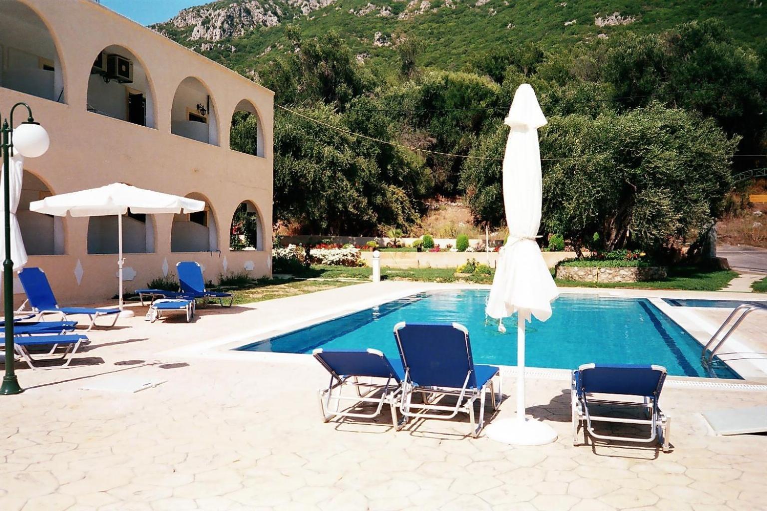 Aparthotel Prasoudopetra Ágios Matthaíos Exteriér fotografie